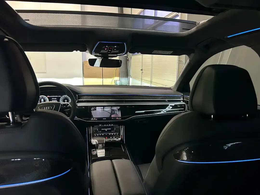 Audi A8 - Thumbnail 13