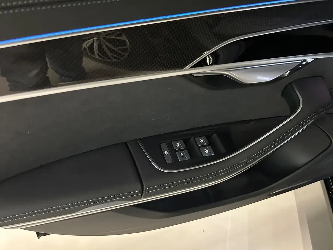Audi A8 - Thumbnail 16