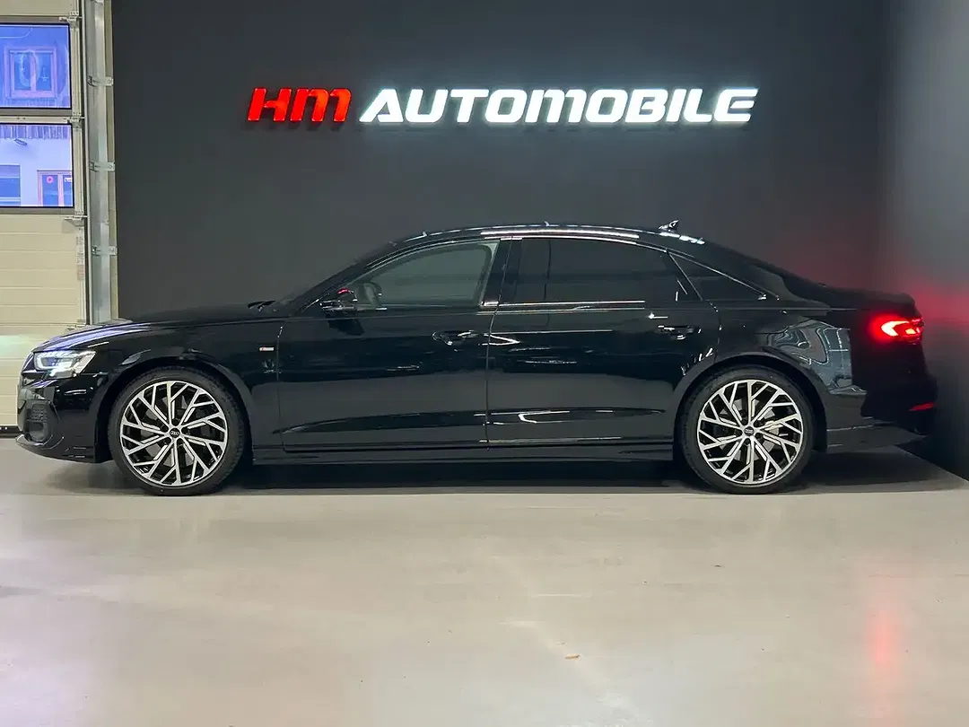 Audi A8 - Thumbnail 3