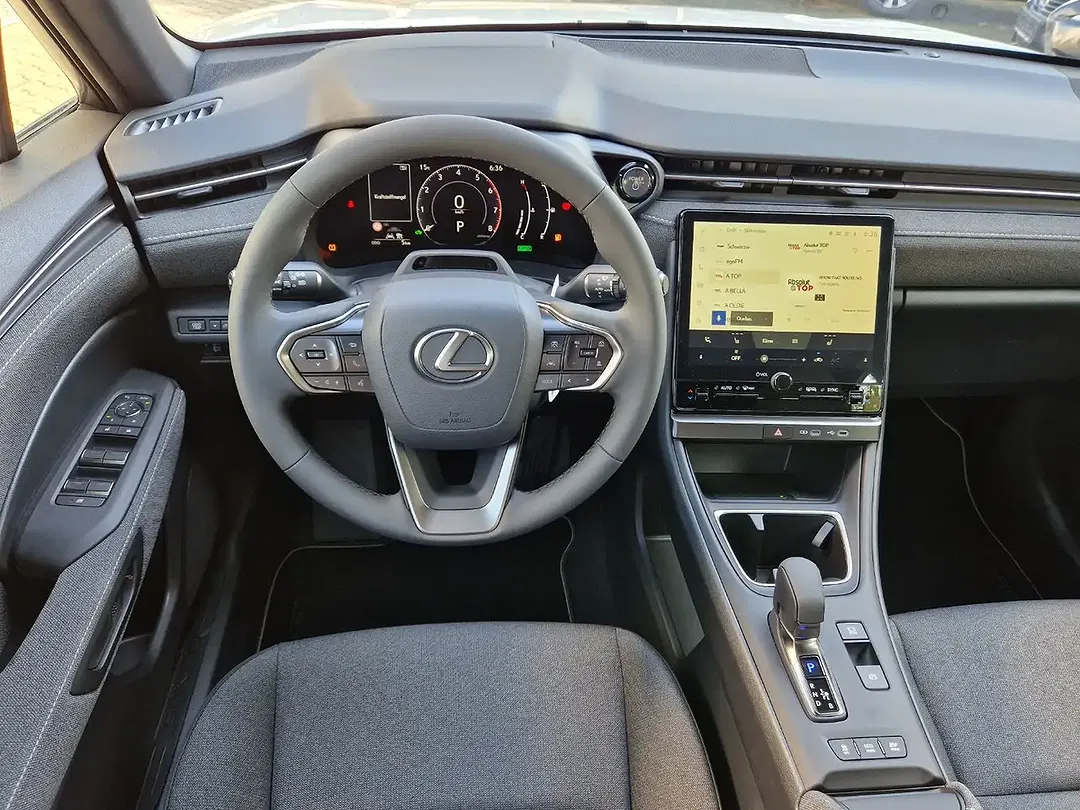 Lexus LBX - Thumbnail 9