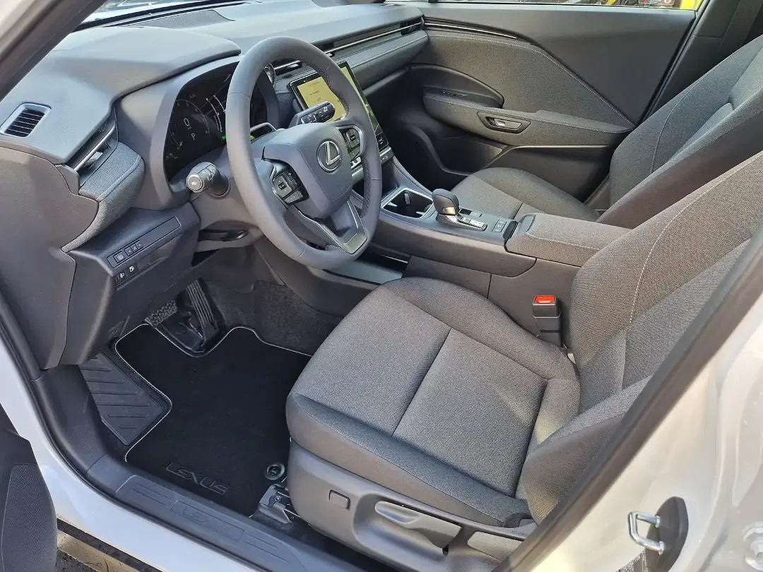 Lexus LBX - Thumbnail 8
