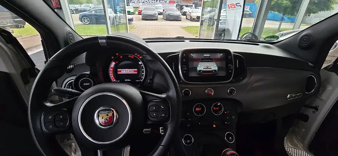 Abarth 500 - Thumbnail 11
