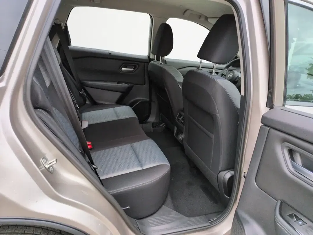 Nissan X-Trail - Thumbnail 11