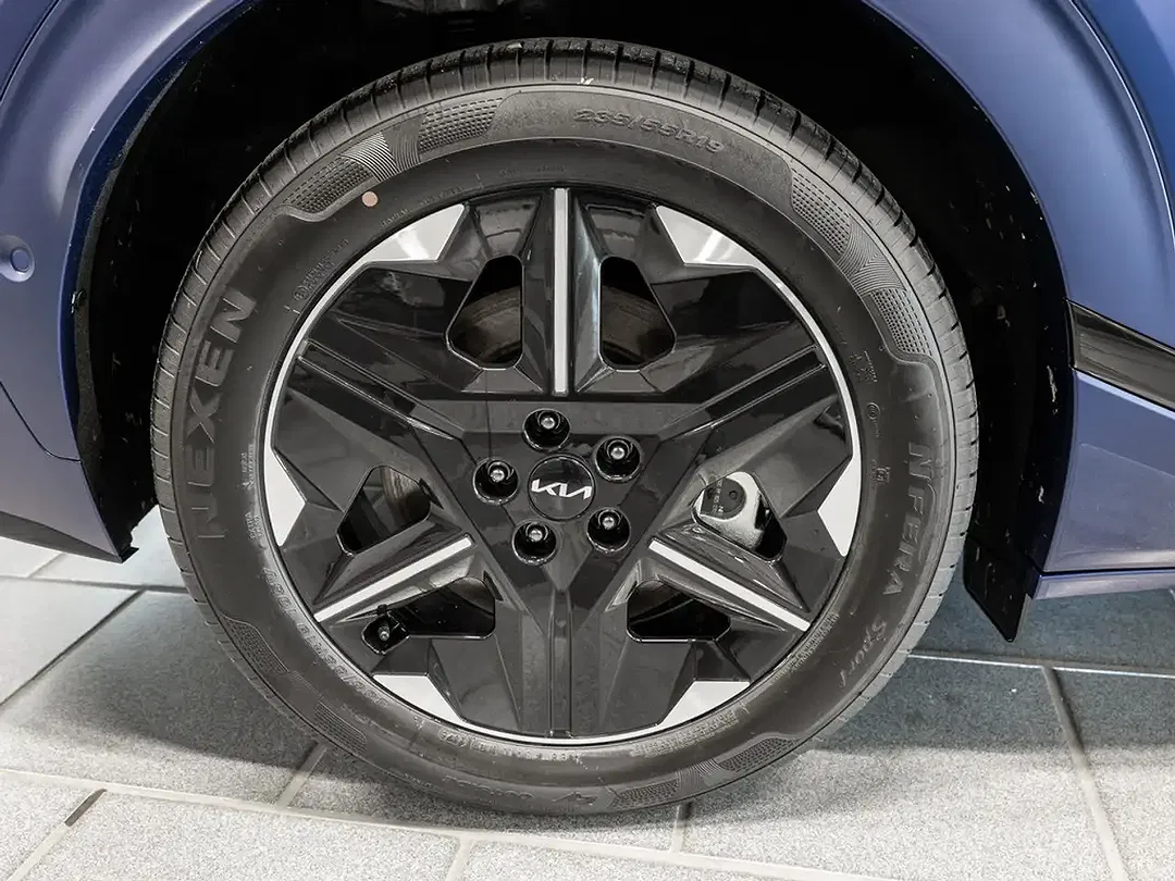 Kia EV6 - Thumbnail 11