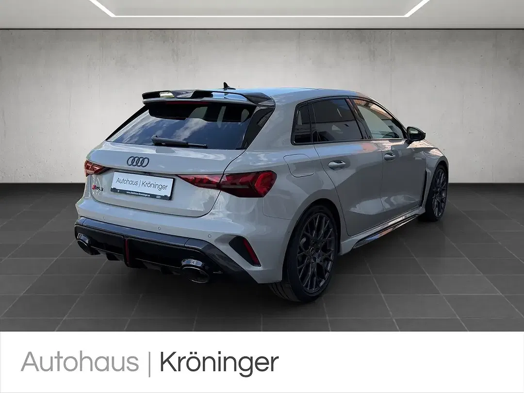 Audi RS3 - Thumbnail 2