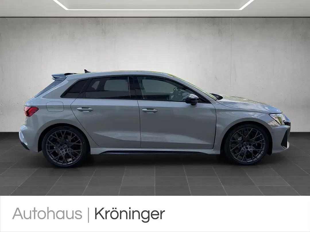 Audi RS3 - Thumbnail 4