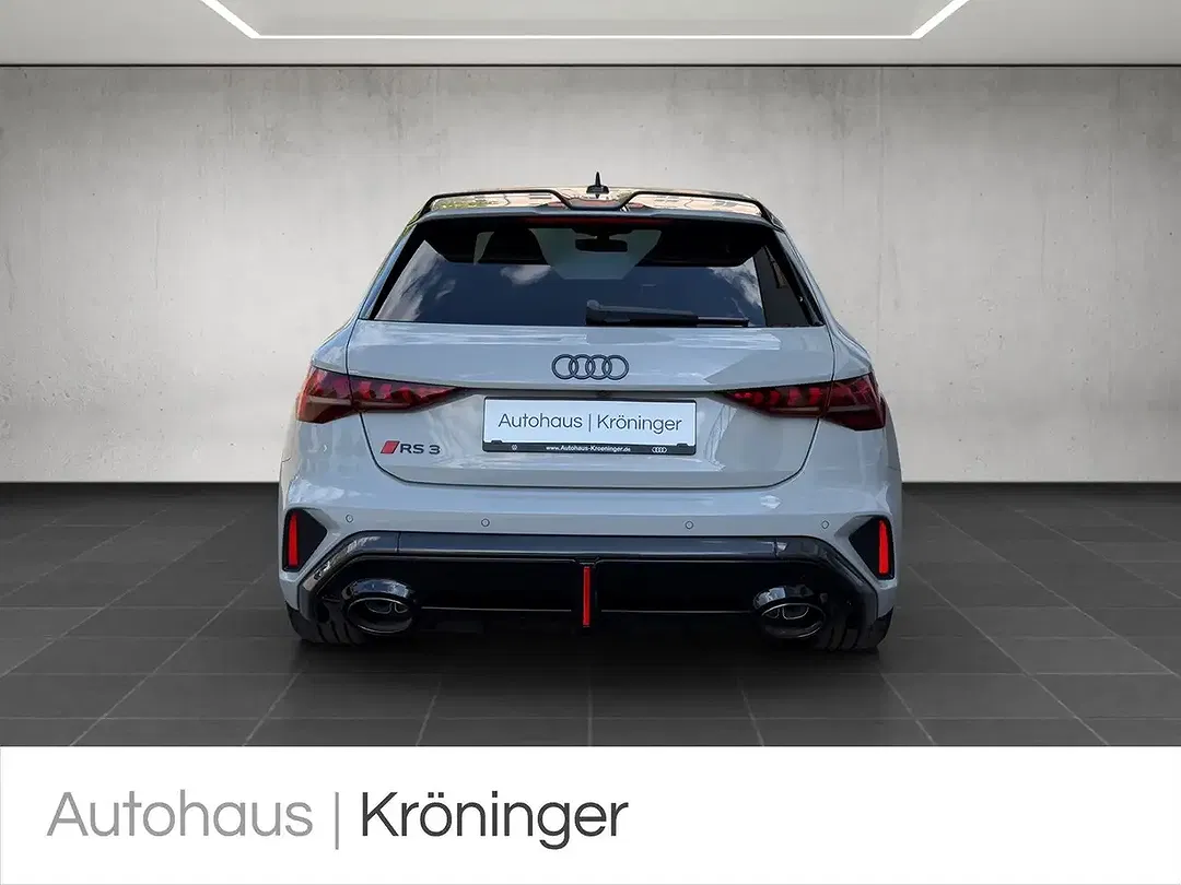 Audi RS3 - Thumbnail 6