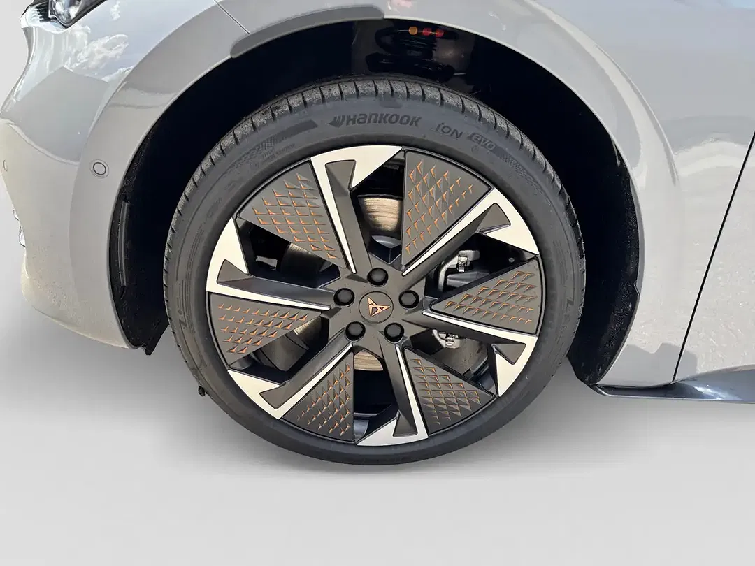 CUPRA Born - Thumbnail 4