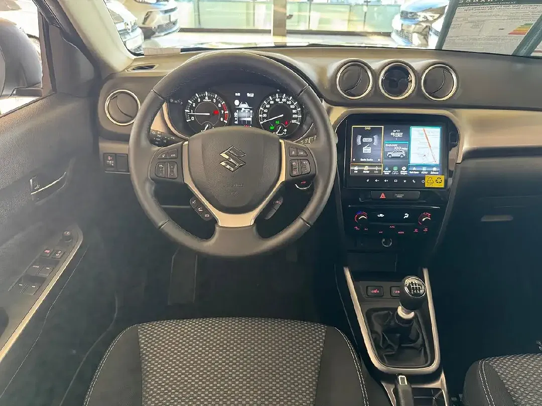 Suzuki Vitara - Thumbnail 9