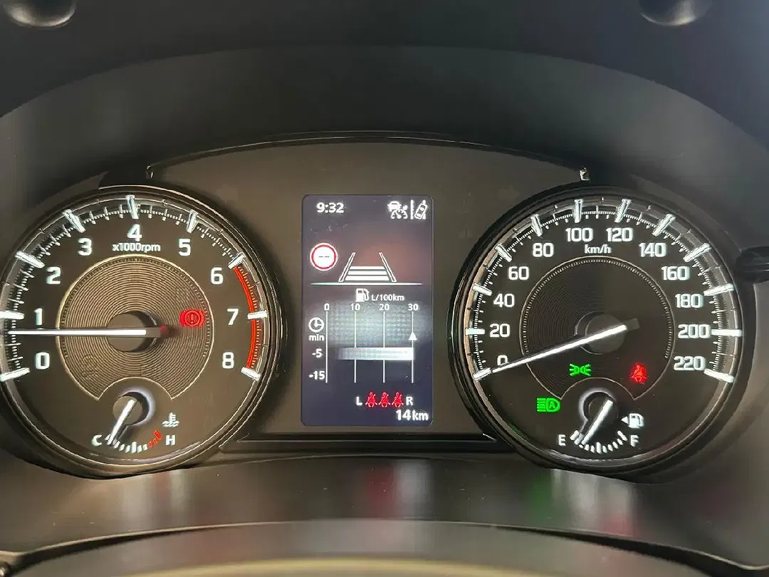 Suzuki Vitara - Thumbnail 10