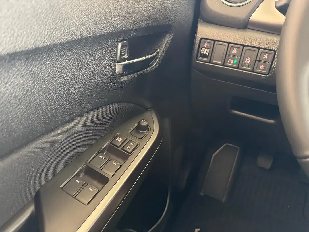 Suzuki Vitara - Thumbnail 13