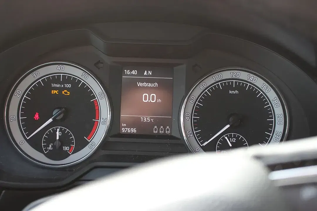 Skoda Octavia - Thumbnail 11