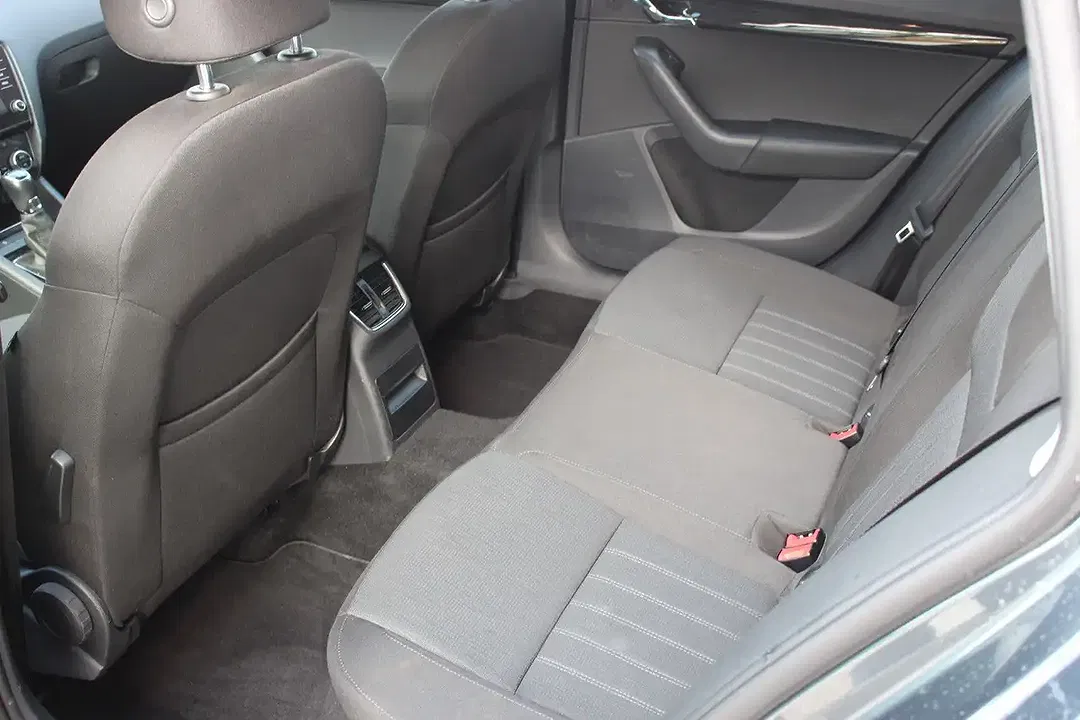 Skoda Octavia - Thumbnail 9