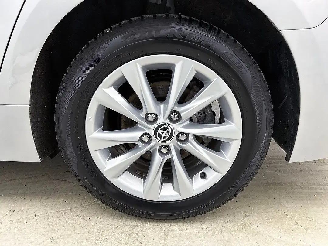 Toyota Corolla - Thumbnail 4