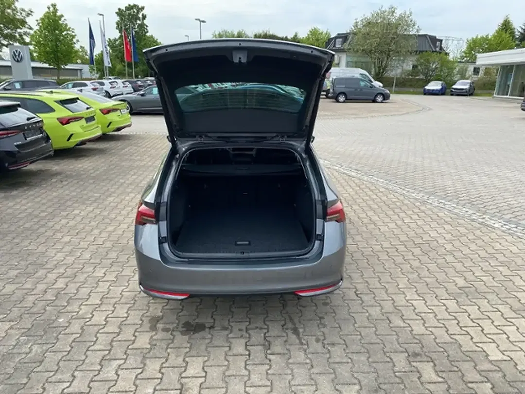 Skoda Octavia - Thumbnail 8