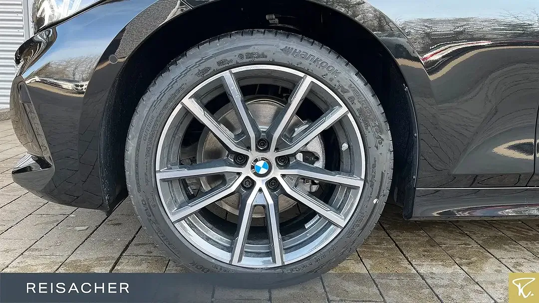 BMW 320 - Thumbnail 3