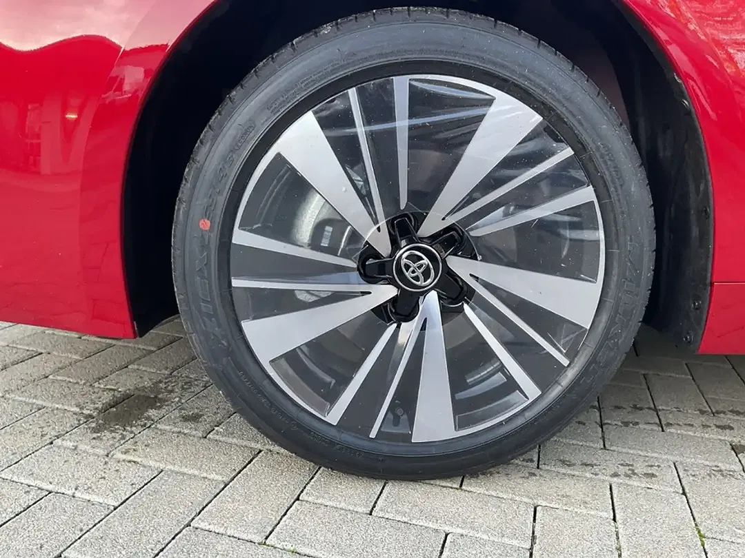 Toyota Corolla - Thumbnail 6