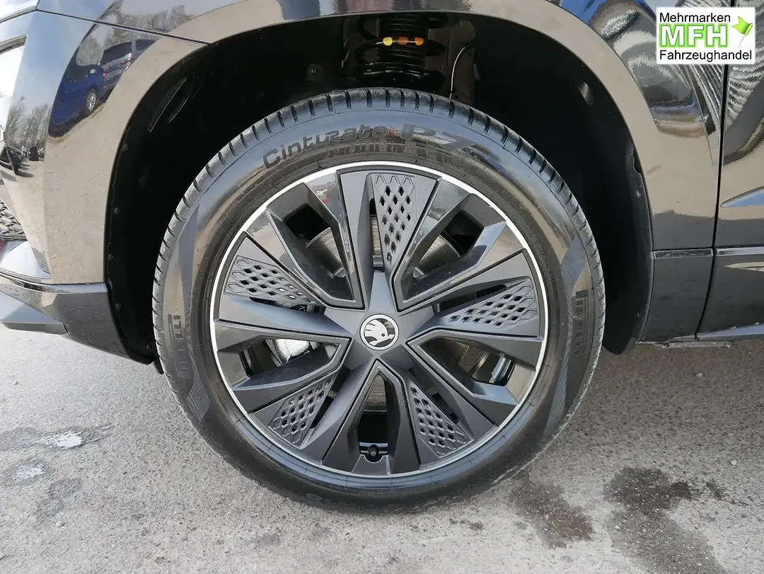 Skoda Karoq - Thumbnail 3