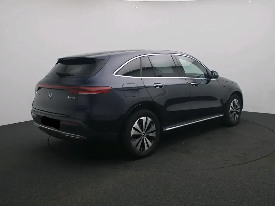 Mercedes-Benz EQC 400 - Thumbnail 4