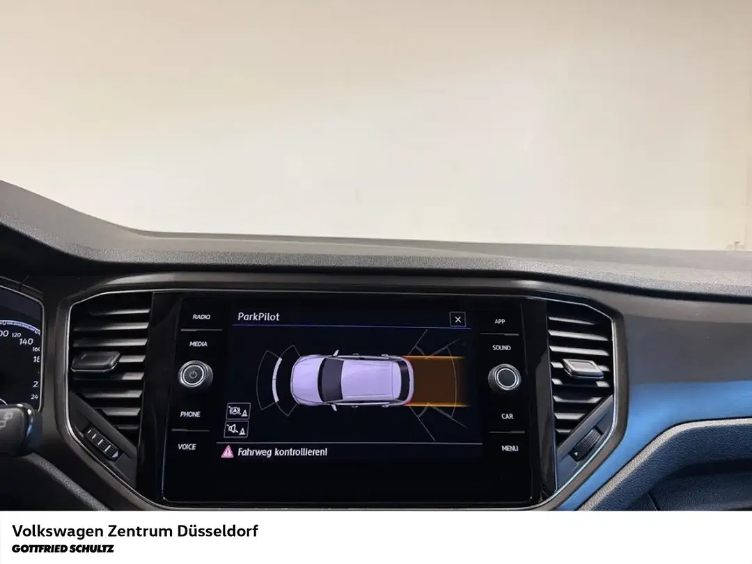 Volkswagen T-Roc - Thumbnail 12