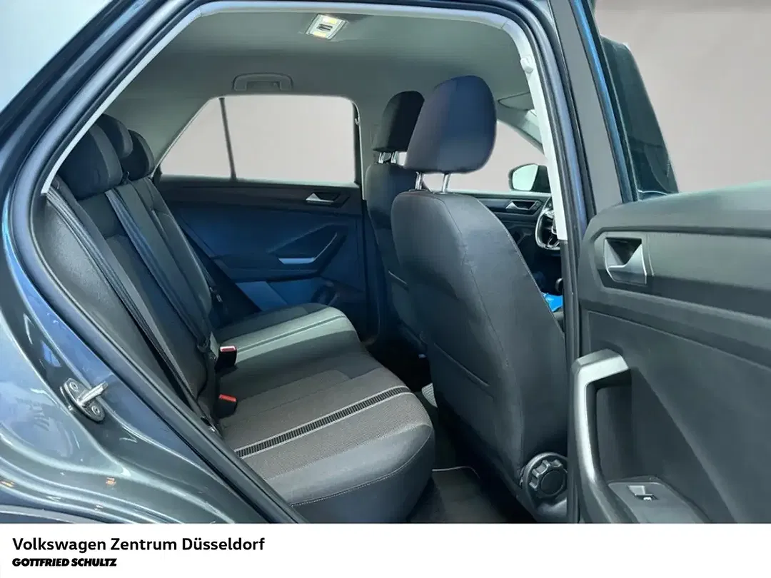 Volkswagen T-Roc - Thumbnail 6