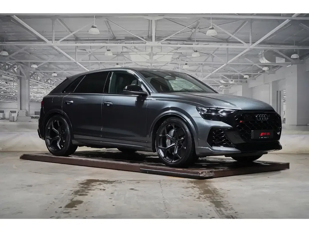 Audi RS Q8 - Thumbnail 4