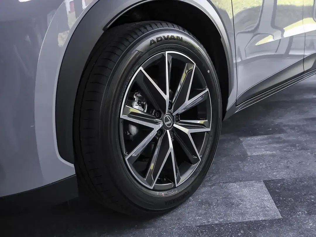 Lexus LBX - Thumbnail 13