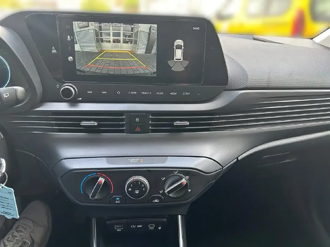 Hyundai i20 - Thumbnail 9