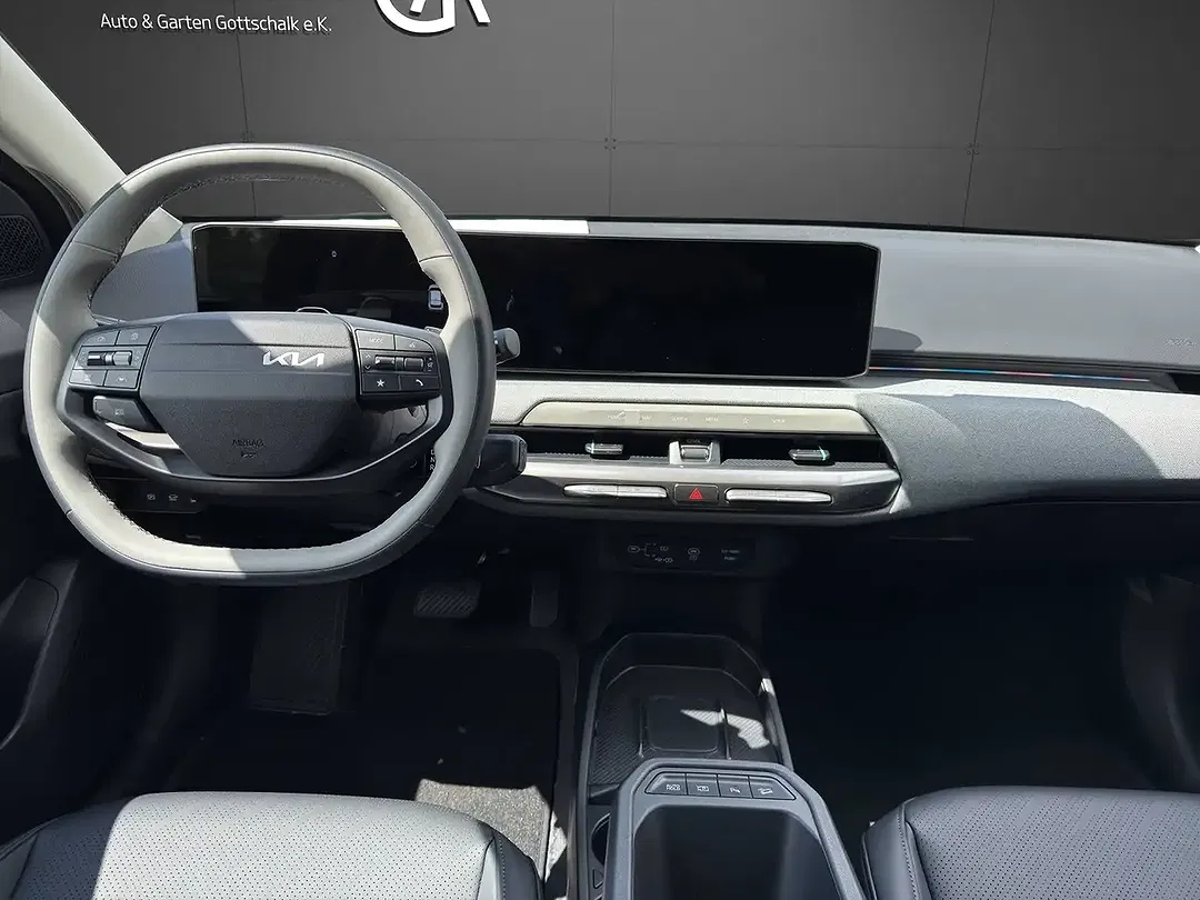 Kia EV4 - Thumbnail 10