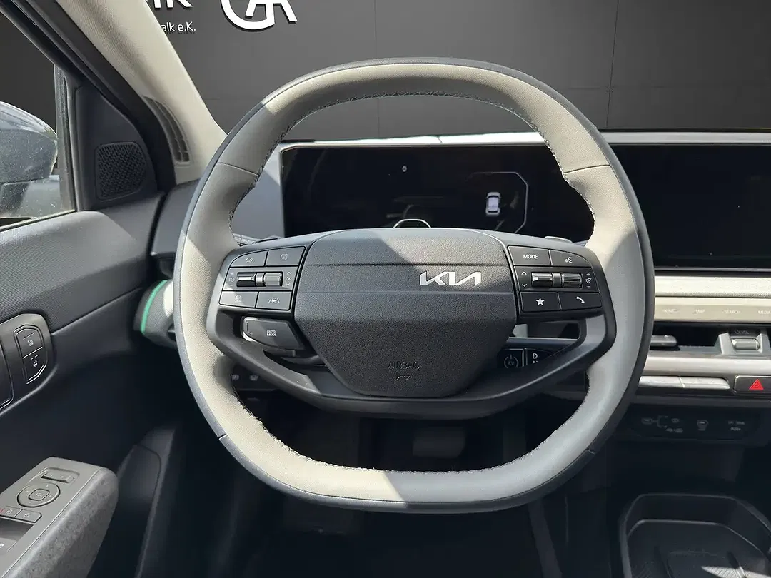 Kia EV4 - Thumbnail 11