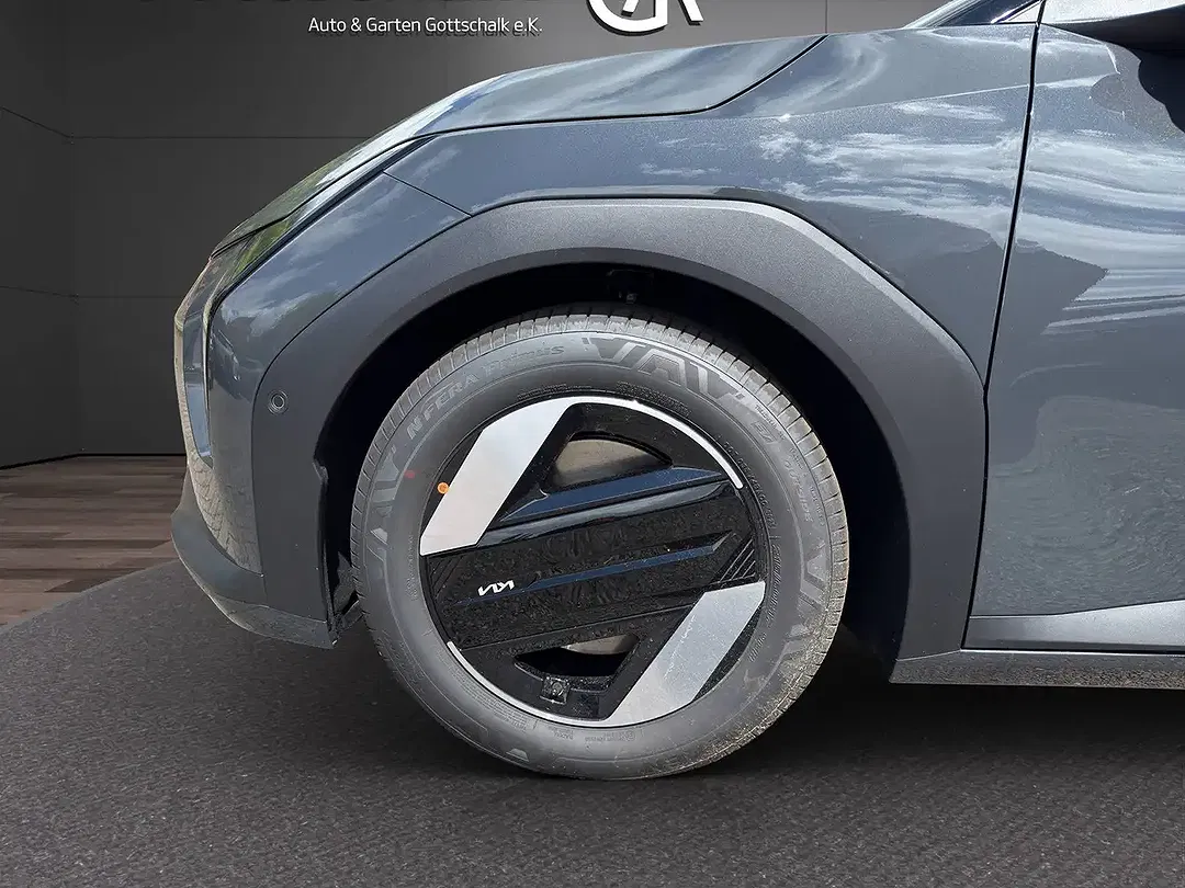 Kia EV4 - Thumbnail 7