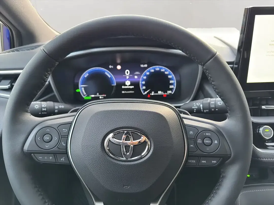 Toyota Corolla - Thumbnail 11