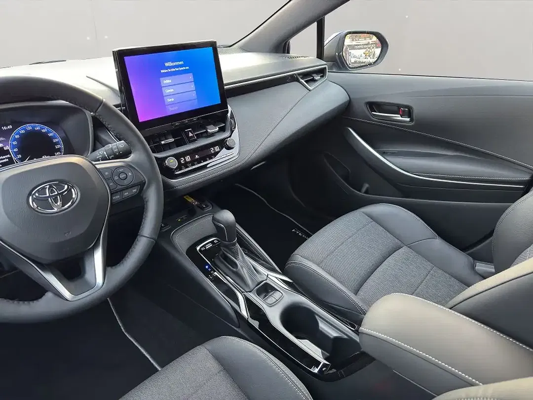 Toyota Corolla - Thumbnail 13