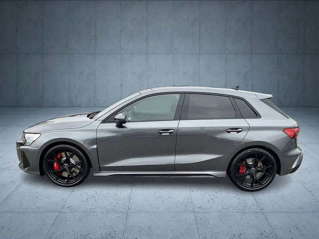 Audi RS3 - Thumbnail 3