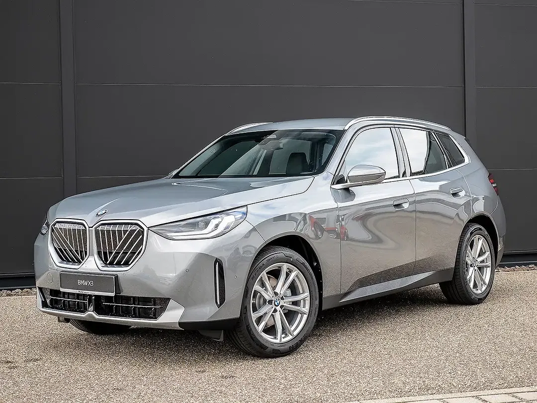 BMW X3 - Thumbnail 1