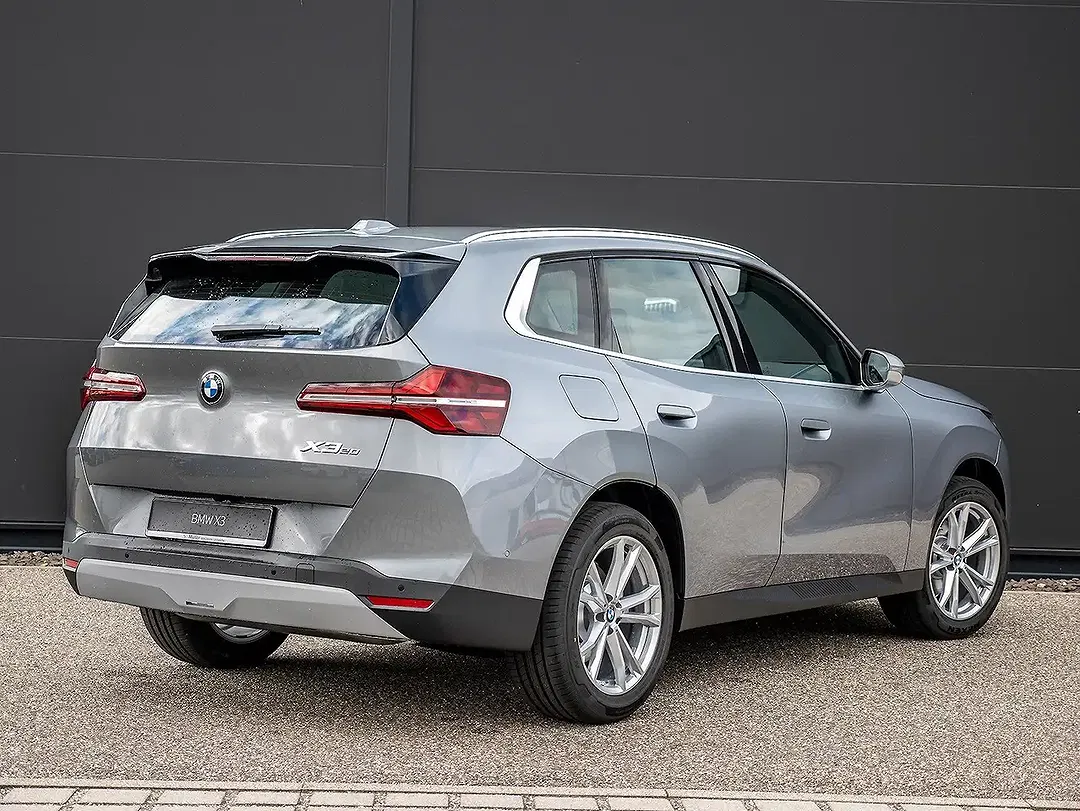 BMW X3 - Thumbnail 2