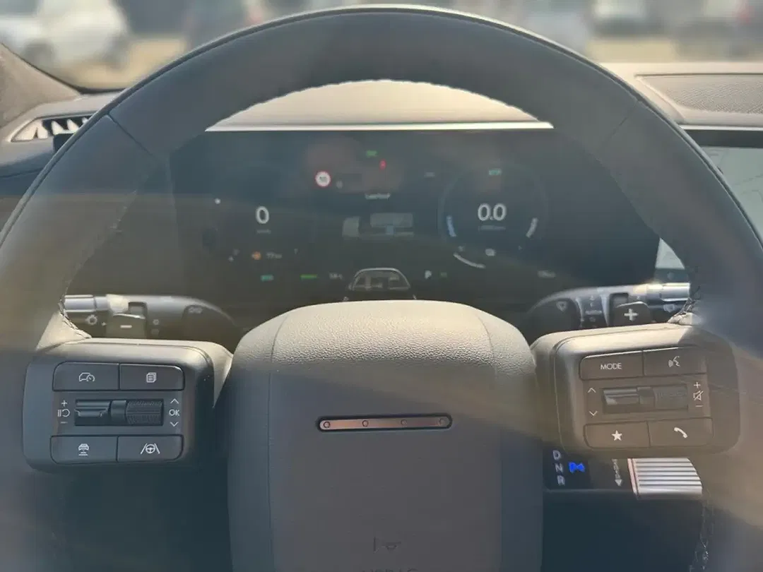 Hyundai SANTA FE - Thumbnail 8