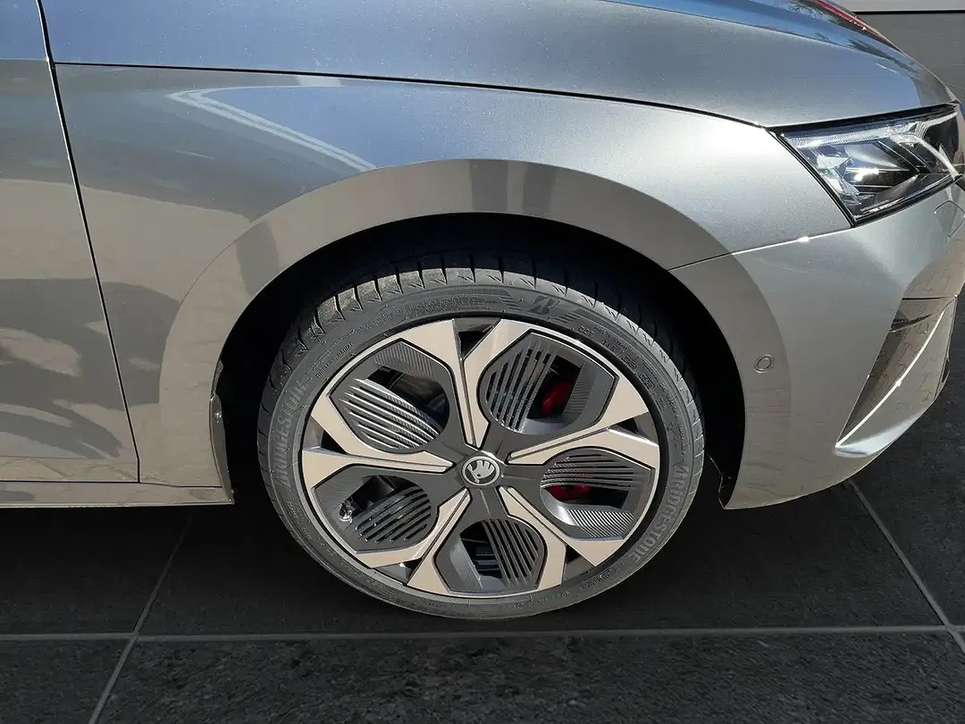 Skoda Octavia - Thumbnail 5