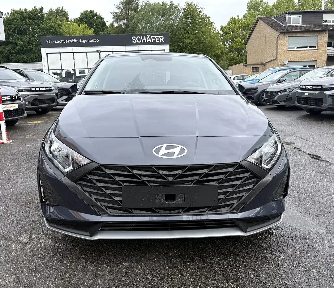Hyundai i20 - Thumbnail 3