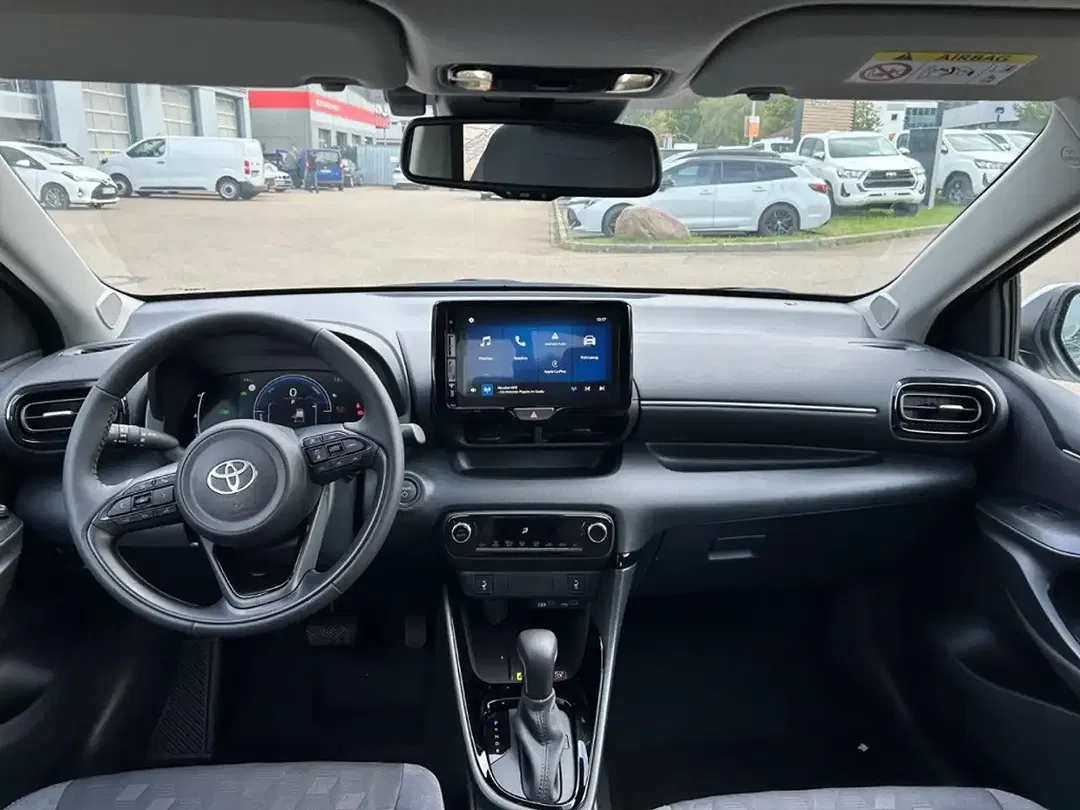 Toyota Yaris - Thumbnail 13