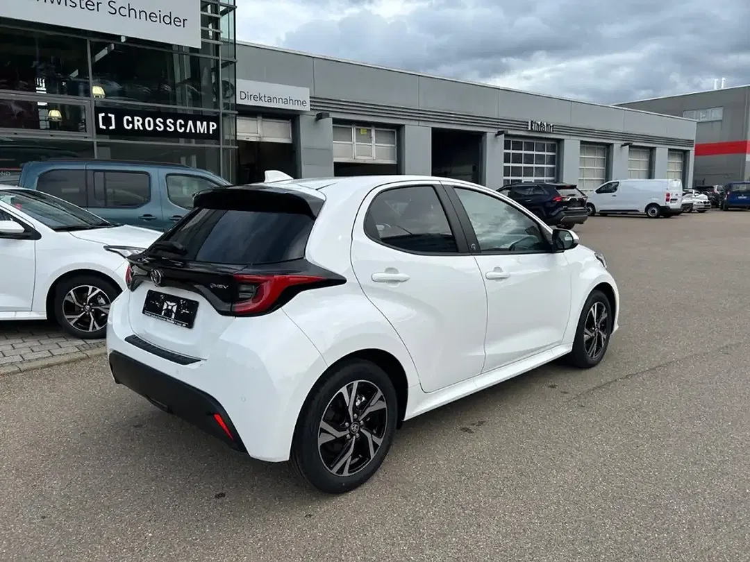 Toyota Yaris - Thumbnail 4