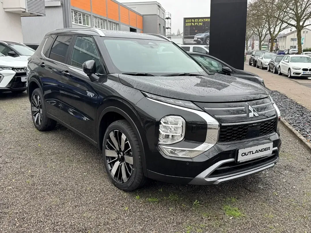 Mitsubishi Outlander - Thumbnail 6