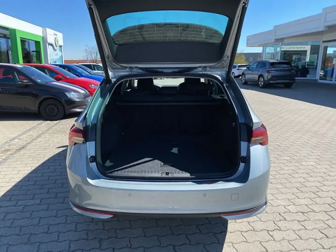 Skoda Octavia - Thumbnail 8