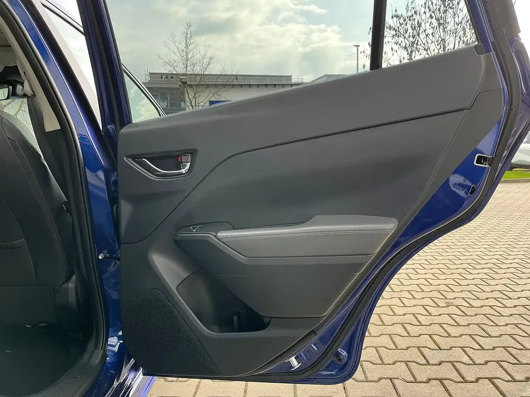 Subaru Impreza - Thumbnail 10