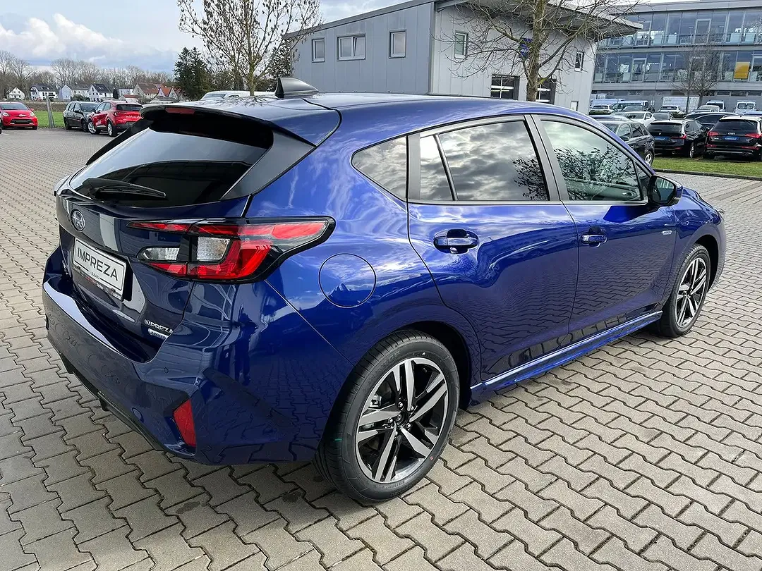 Subaru Impreza - Thumbnail 4