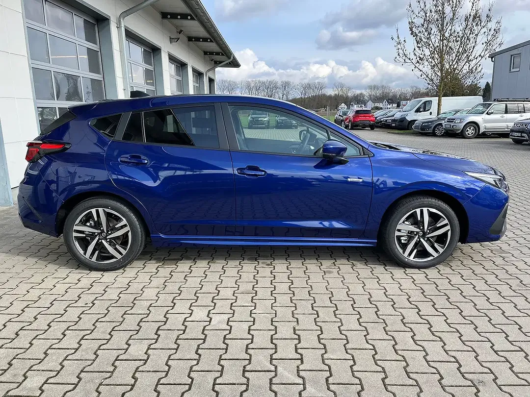 Subaru Impreza - Thumbnail 9