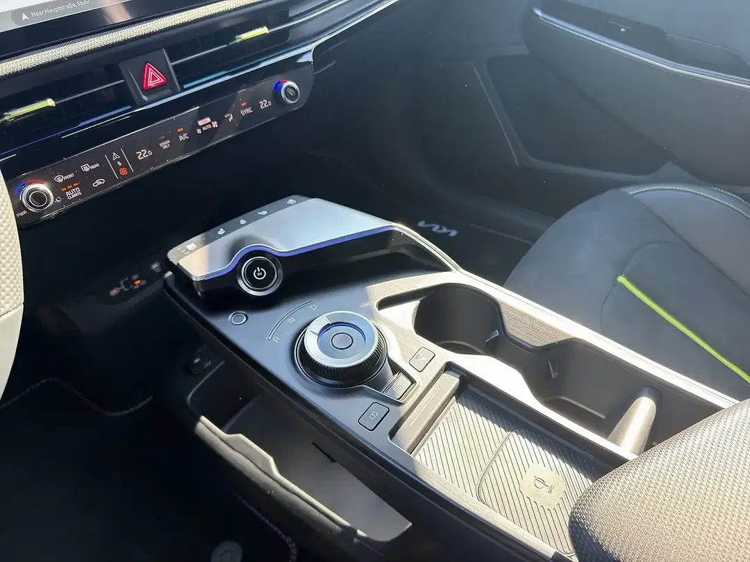 Kia EV6 - Thumbnail 15