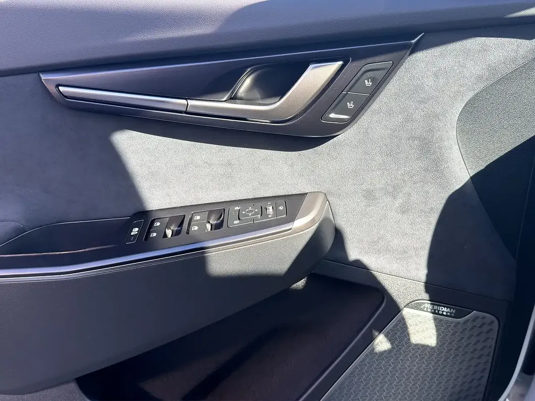 Kia EV6 - Thumbnail 16