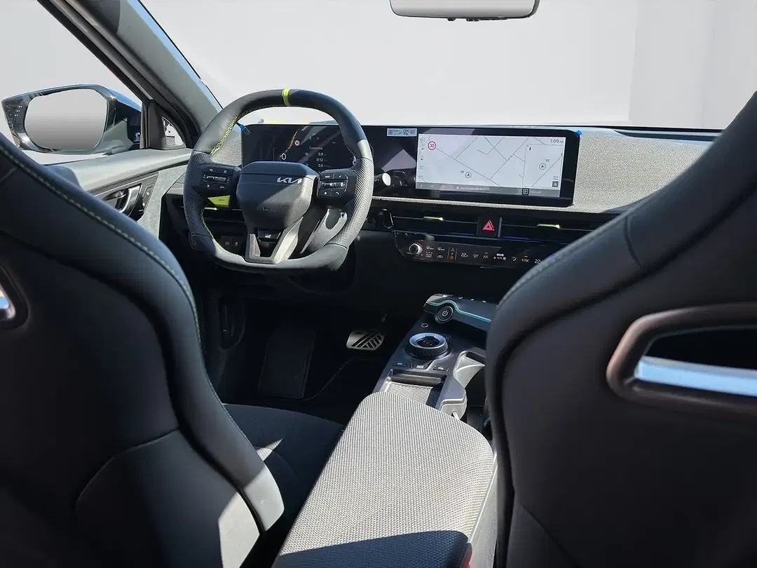 Kia EV6 - Thumbnail 18