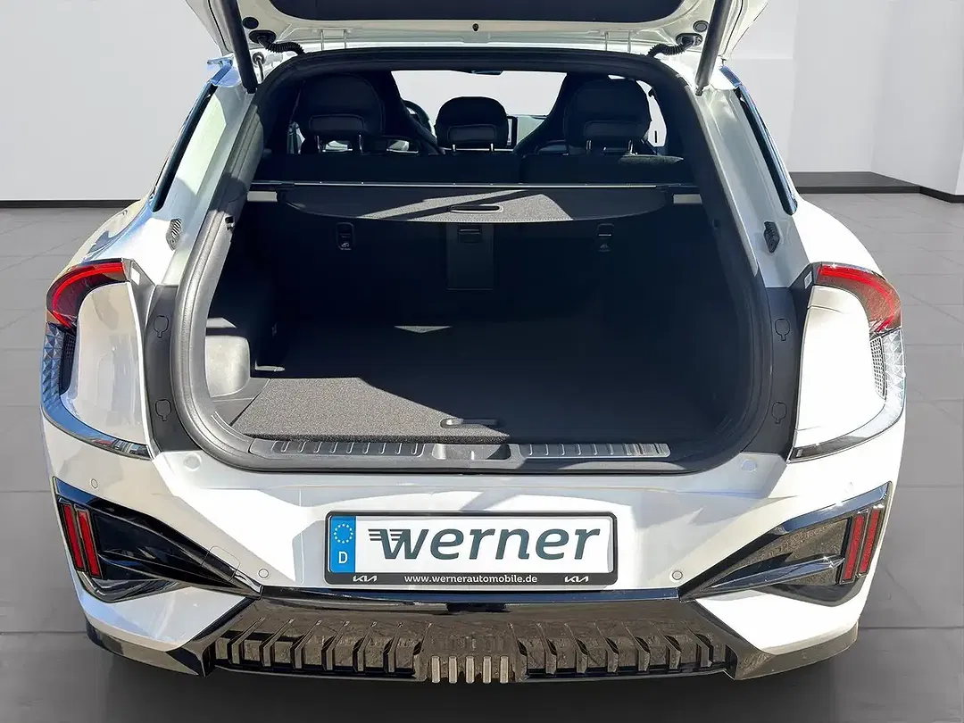 Kia EV6 - Thumbnail 19